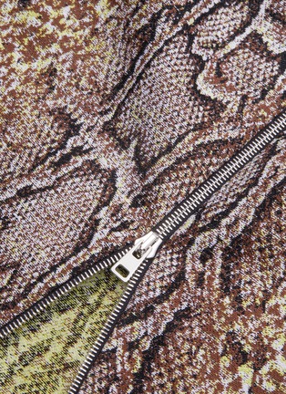 Detail View - Click To Enlarge - VICTORIA BECKHAM - Zip back snakeskin jacquard skirt