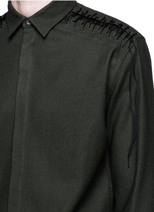 Detail View - Click To Enlarge - HAIDER ACKERMANN - Lace-up insert fleece wool shirt