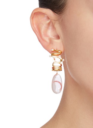 Figure View - Click To Enlarge - EJING ZHANG - 'Biga' freshwater pearl swirl resin drop earrings