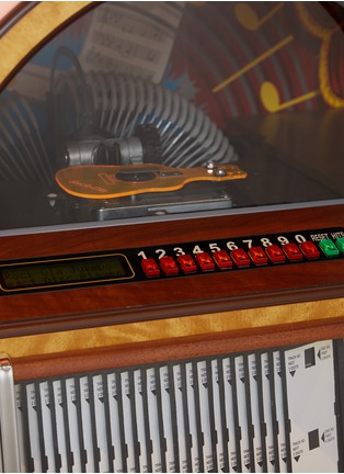 Detail View - Click To Enlarge - RICATECH - 100CD Walnut Bubbler jukebox