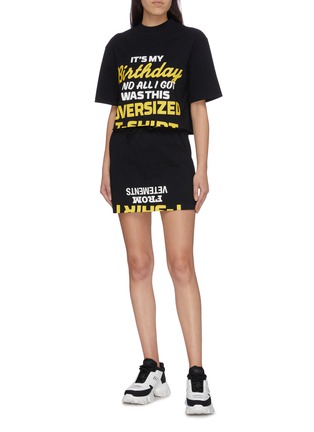 Figure View - Click To Enlarge - VETEMENTS - Slogan print T-shirt and skirt set