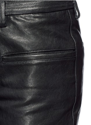 Detail View - Click To Enlarge - HAIDER ACKERMANN - 'Miza' leather shorts