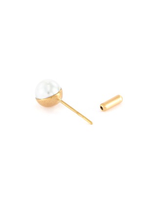 Detail View - Click To Enlarge - SHIHARA - 'Half Pearl 45°' Akoya pearl 18k yellow gold single stud earring