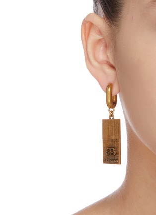 Figure View - Click To Enlarge - BALENCIAGA - 'BB' logo textured drop earrings