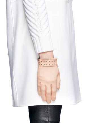 Figure View - Click To Enlarge - ALEXANDER MCQUEEN - Stud cuff short leather gloves