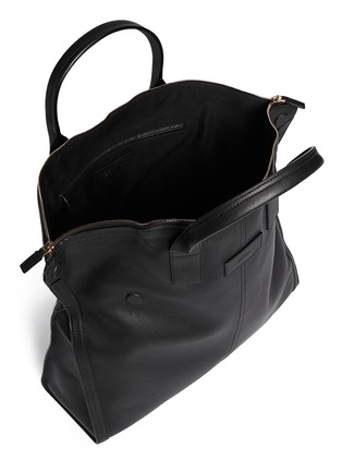 Detail View - Click To Enlarge - ALEXANDER MCQUEEN - Leather manta bag