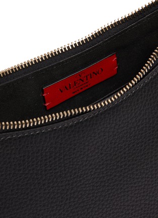 Detail View - Click To Enlarge - VALENTINO GARAVANI - Valentino Garavani Rockstud leather crossbody bag