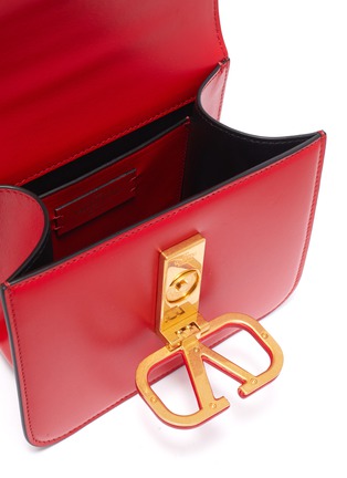Detail View - Click To Enlarge - VALENTINO GARAVANI - Valentino Garavani VSling' small leather shoulder bag