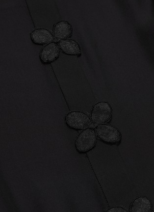  - OSCAR DE LA RENTA - Floral appliqué sleeve silk georgette blouse
