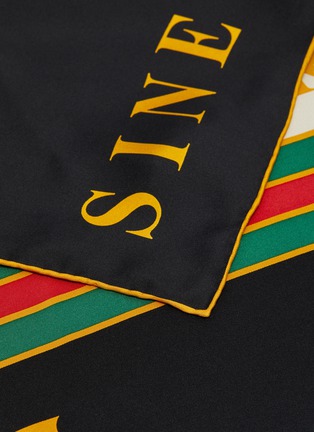 Detail View - Click To Enlarge - GUCCI - Slogan logo print Web stripe silk scarf
