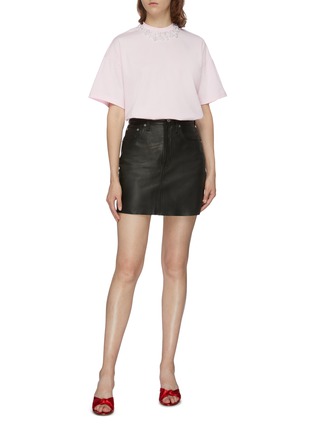 Figure View - Click To Enlarge - CHRISTOPHER KANE - Faux pearl embellished collar T-shirt