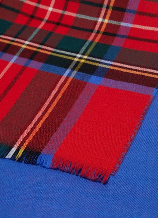 Detail View - Click To Enlarge - JOHNSTONS OF ELGIN - Reversible tartan plaid Merino wool scarf