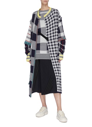 Figure View - Click To Enlarge - TOGA ARCHIVES - Check plaid ruched contrast sleeve sweater