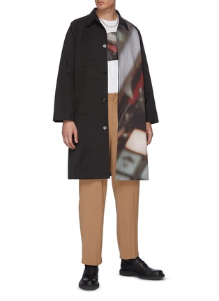 Figure View - Click To Enlarge - THE WORLD IS YOUR OYSTER - Graphic print paneled coat