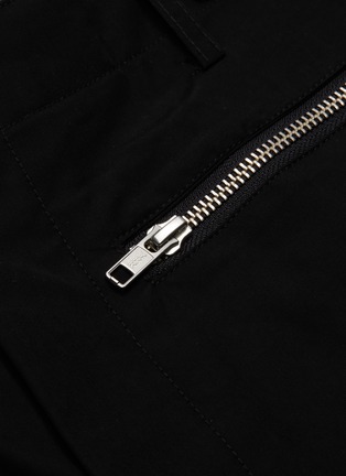  - THE WORLD IS YOUR OYSTER - Zip detail elastic waist shorts