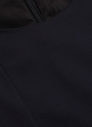  - FFIXXED STUDIOS - Pin Tuck Detail Gathered T-shirt Dress