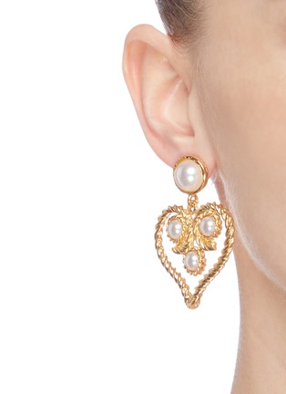 Figure View - Click To Enlarge - KENNETH JAY LANE - Faux pearl embellished heart -shaped doorknocker clip earrings