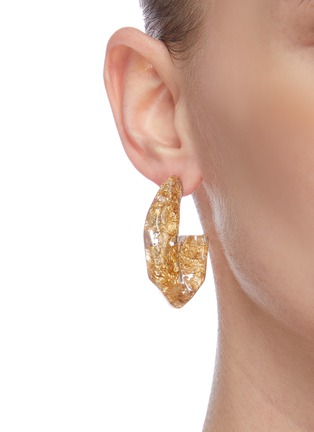 Figure View - Click To Enlarge - OSCAR DE LA RENTA - 'Nugget' flake resin hoop earrings