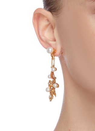 Figure View - Click To Enlarge - OSCAR DE LA RENTA - Floral embellished drop earrings