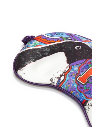 Detail View - Click To Enlarge - JESSICA RUSSELL FLINT - 'Penguins' alphabet graphic print silk eye mask