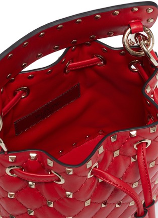 Detail View - Click To Enlarge - VALENTINO GARAVANI - Valentino Garavani 'Rockstud' mini leather bucket bag
