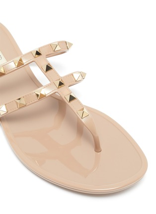 Detail View - Click To Enlarge - VALENTINO GARAVANI - Valentino Garavani rockstud embellished jelly thong sandals
