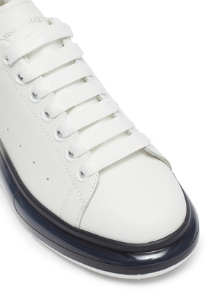 Detail View - Click To Enlarge - ALEXANDER MCQUEEN - Contrast degrade transparent sole leather sneakers