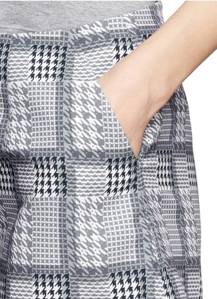 Detail View - Click To Enlarge - HELEN LEE - Rabbit houndstooth shorts