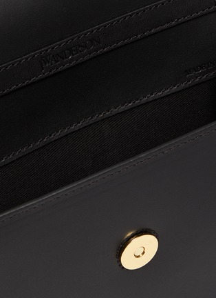 Detail View - Click To Enlarge - JW ANDERSON - 'Logo' plate braided strap leather crossbody bag