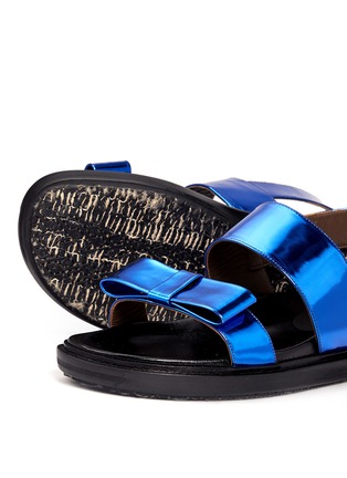 Detail View - Click To Enlarge - MARNI - Metallic bow sandals