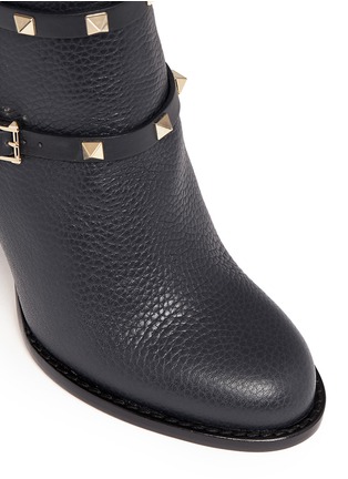 Detail View - Click To Enlarge - VALENTINO - 'Rockstud' harness pebble leather ankle boots