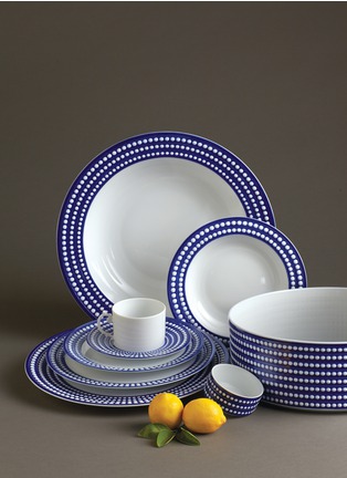  - L'OBJET - Perlée rimmed serving bowl – Blue
