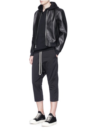 Figure View - Click To Enlarge - RICK OWENS DRKSHDW - Drop crotch faille cropped jogging pants