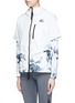 Front View - Click To Enlarge - NIKE - 'Nike International Windrunner' foldable aerial print jacket