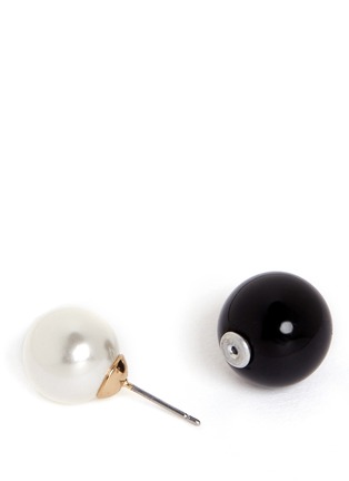 Detail View - Click To Enlarge - KENNETH JAY LANE - Baroque pearl ball stud earrings
