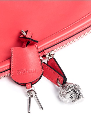 Detail View - Click To Enlarge - ALEXANDER MCQUEEN - Skull padlock foldover leather clutch