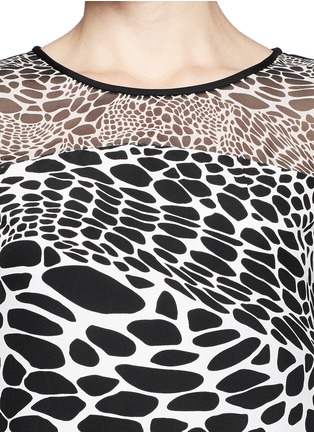 Detail View - Click To Enlarge - DIANE VON FURSTENBERG - Becky printed front silk top