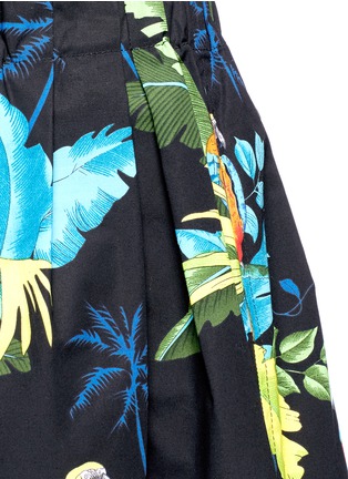 Detail View - Click To Enlarge - MARC JACOBS - 'Paradise' parrot print cotton poplin shorts