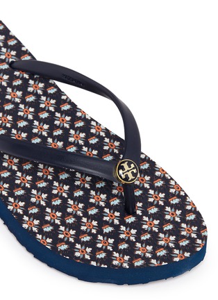 Detail View - Click To Enlarge - TORY BURCH - 'Thin' floral print flip flops