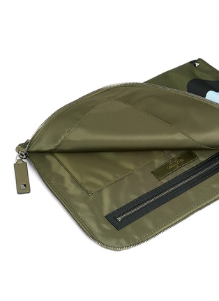Detail View - Click To Enlarge - VALENTINO GARAVANI - Camouflage print nylon zip pouch