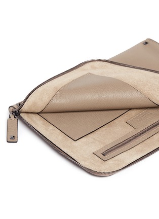 Detail View - Click To Enlarge - VALENTINO GARAVANI - 'Rockstud' leather zip pouch