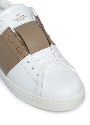 Detail View - Click To Enlarge - VALENTINO GARAVANI - Colourblock leather sneakers