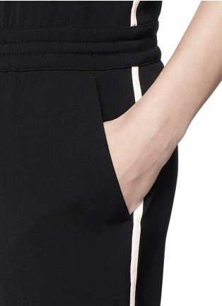 Detail View - Click To Enlarge - VINCE - Contrast satin trim crepe jumpsuit