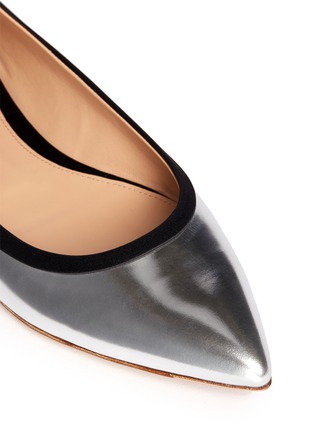 Detail View - Click To Enlarge - GIANVITO ROSSI - Satin trim metallic leather flats