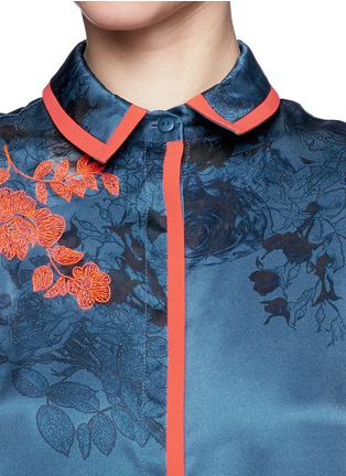 Detail View - Click To Enlarge - PREEN BY THORNTON BREGAZZI - 'Wyman' rose print and embroidery shirt