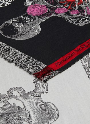 Detail View - Click To Enlarge - ALEXANDER MCQUEEN - 'Beating Heart' shawl scarf