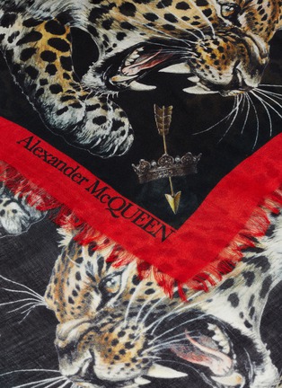 Detail View - Click To Enlarge - ALEXANDER MCQUEEN - 'Regal Leopard' shawl scarf