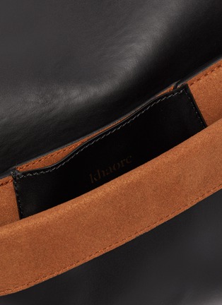 Detail View - Click To Enlarge - KHAORE - 'Baby Carrier' trapezoid crossbody bag