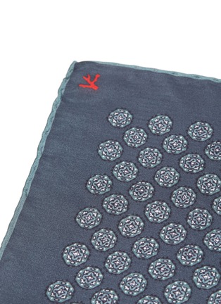 Detail View - Click To Enlarge - ISAIA - All-over medallion print silk pocket square
