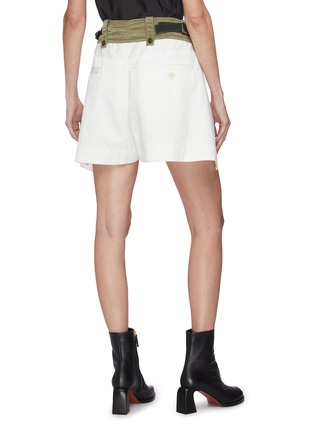 Back View - Click To Enlarge - SACAI - Contrast belt loop pleated denim shorts
